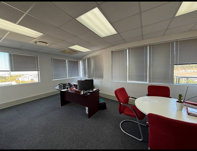 562.40M² OFFICE TO LET IN TYGER VALLEY